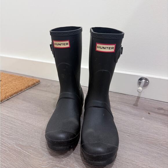 Hunter Classic Black Footwear - Picture 1 of 5